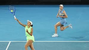 解析“下风期”自救：当连续一个月没有盈利时，职业选手的心理重建。（走出下风期：职业选手在连续一个月无盈利时的心理重建）